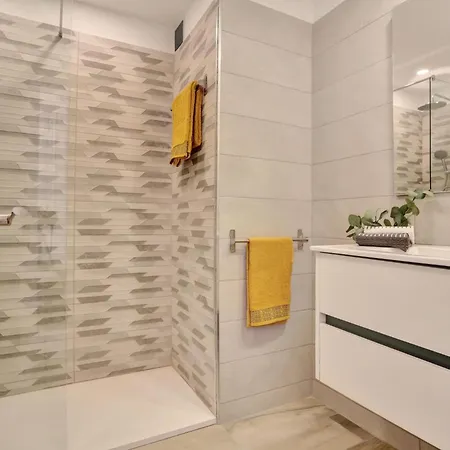 Appartement Holidays Studio, Pool, Air Con, Terrace