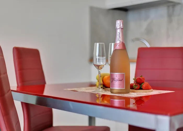 Holidays Studio, Pool, Air Con, Terrace * 산미겔데아보나