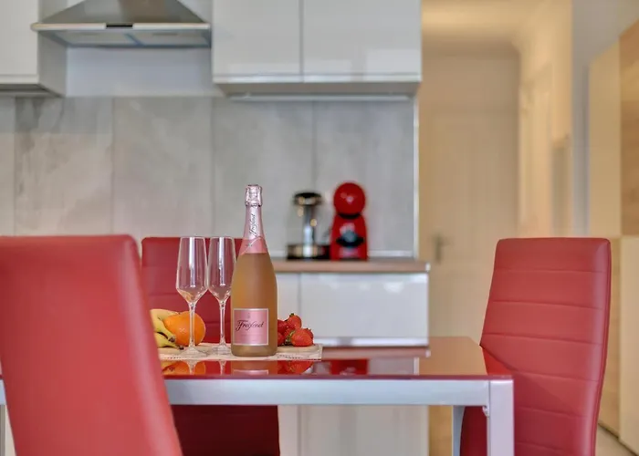 아파트 Holidays Studio, Pool, Air Con, Terrace