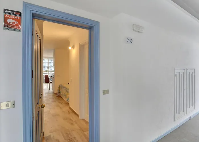 아파트 Holidays Studio, Pool, Air Con, Terrace *