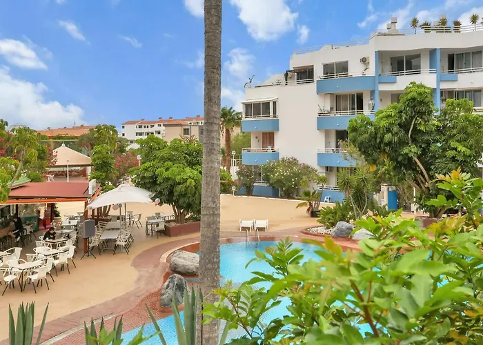 Holidays Studio, Pool, Air Con, Terrace 아파트 *