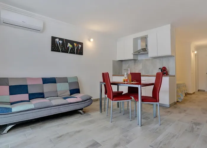 Holidays Studio, Pool, Air Con, Terrace 아파트 산미겔데아보나