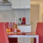 شقة Holidays Studio, Pool, Air Con, Terrace
