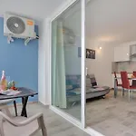 شقة Holidays Studio, Pool, Air Con, Terrace